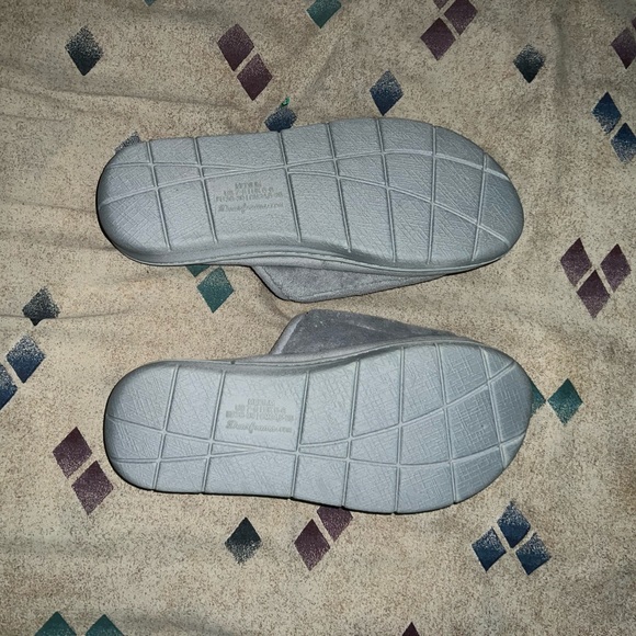 Dearfoams slides - Picture 3 of 3